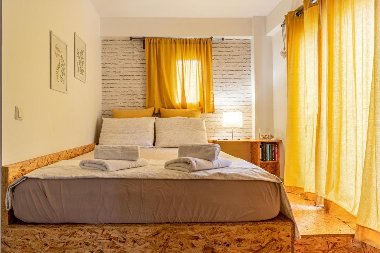 Downtown Charming Studio Kalamata Bagian luar foto