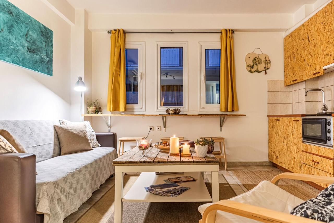 Downtown Charming Studio Kalamata Bagian luar foto