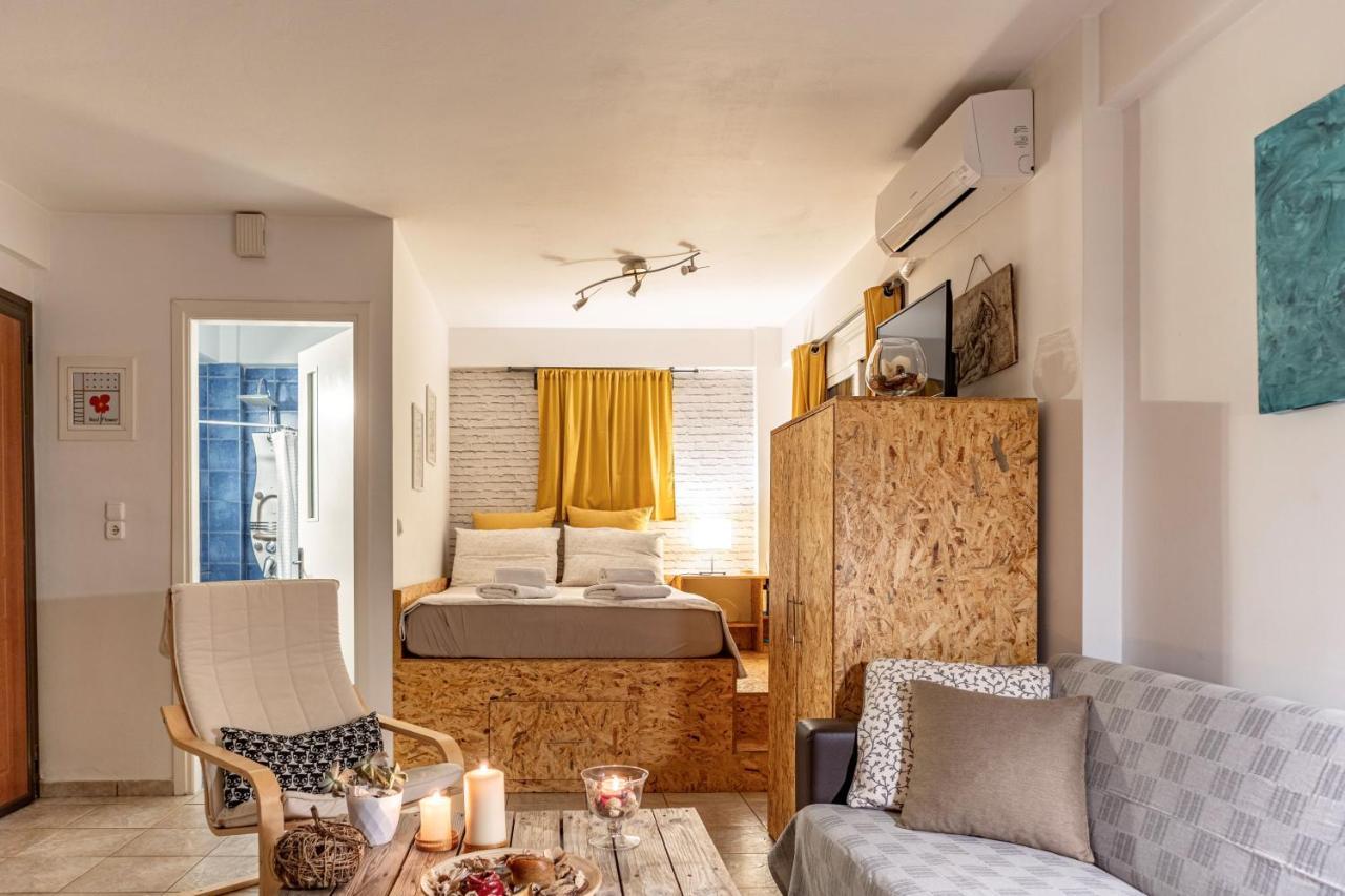Downtown Charming Studio Kalamata Bagian luar foto