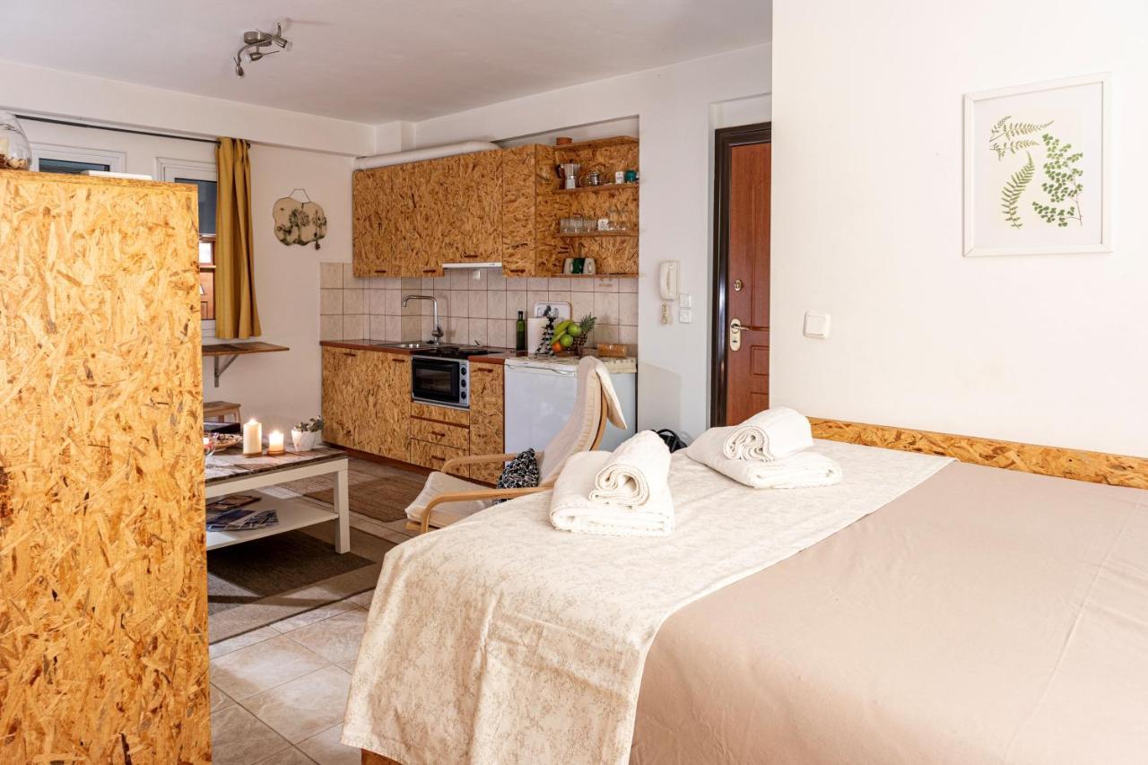 Downtown Charming Studio Kalamata Bagian luar foto